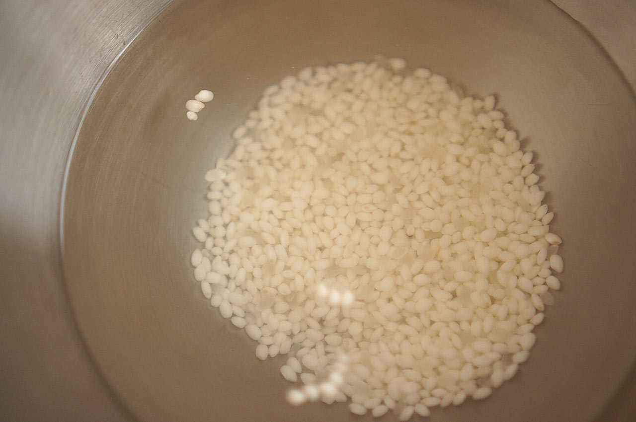 もち米は15分程度浸水させておく