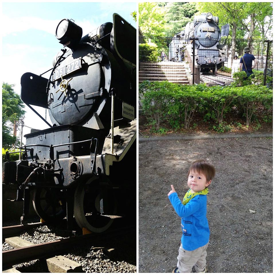 蒸気機関車のある公園
